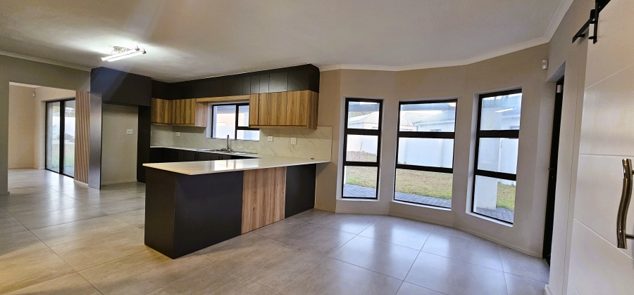 5 Bedroom Property for Sale in Myburgh Park Western Cape